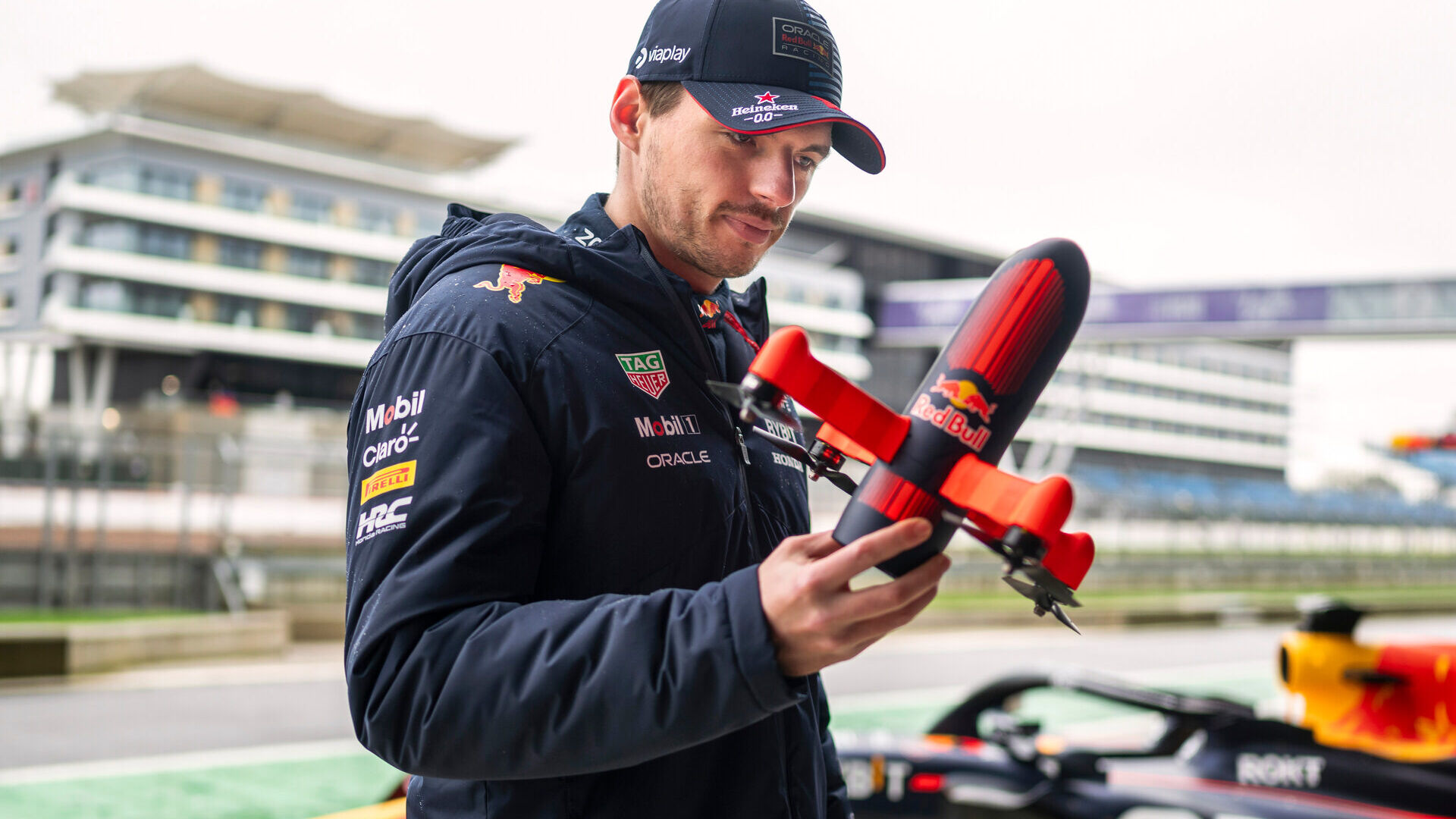 Red Bull: op Silverstone werd de Formule 20 RB1, bestuurd door Max Verstappen, uitgedaagd