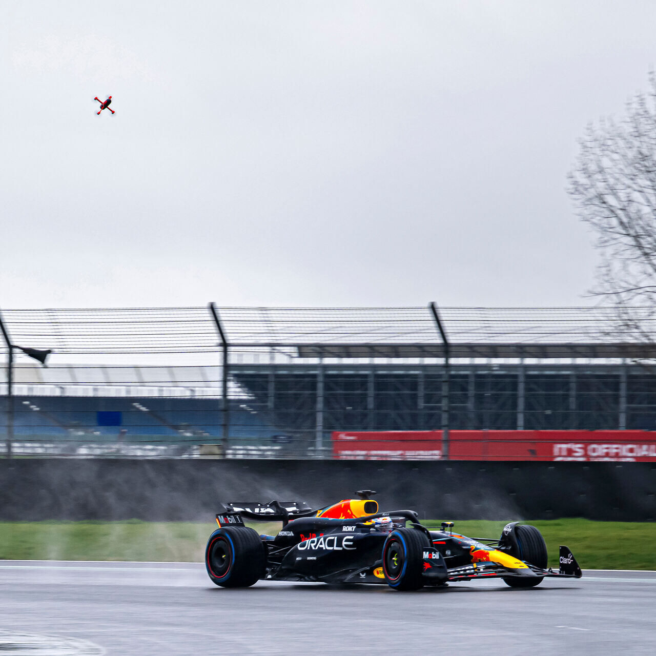 Red Bull: Hos Silverstone blev Formel 20 RB1 drevet af Max Verstappen udfordret af
