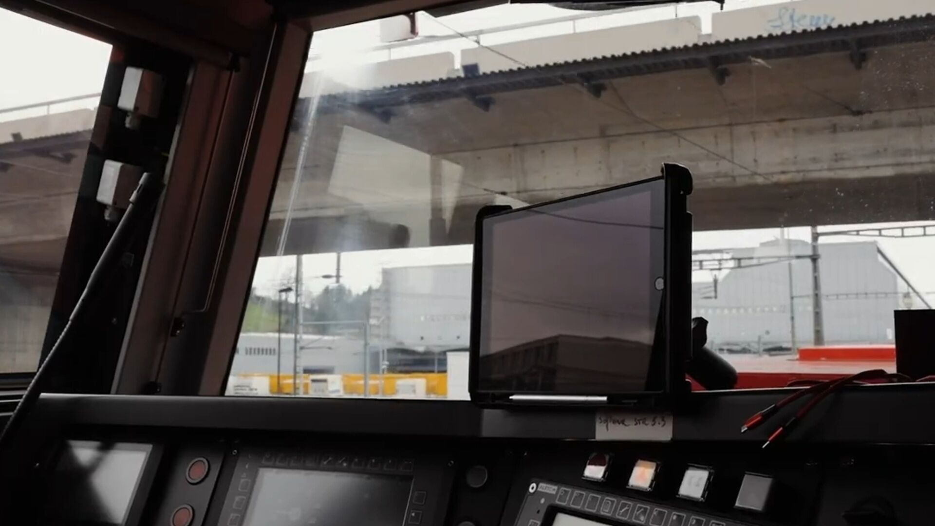 Lokomotywa zdalnie sterowana: w Zurychu Mülligen w Szwajcarii zorganizowane testy SBB CFF FFS pod koordynacją Beata Rappo i panelu utworzonego przez Alstom