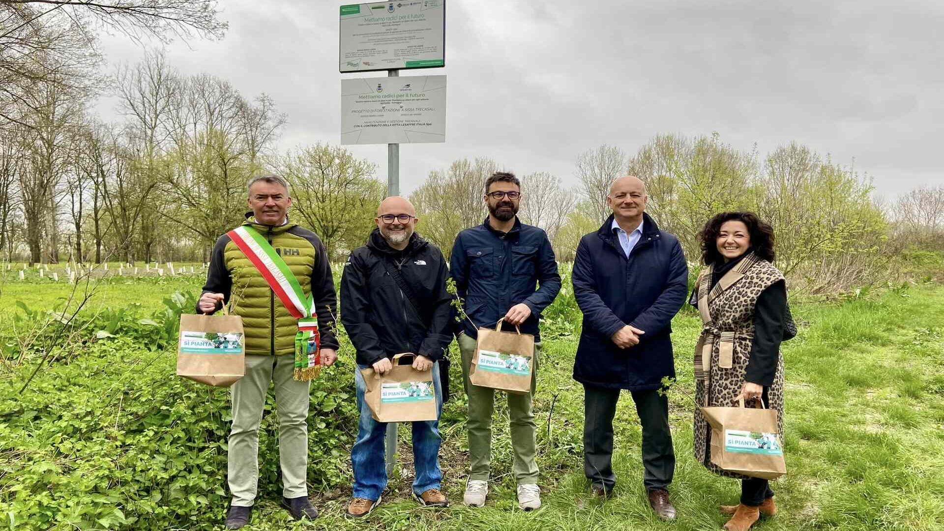 Riforestazione urbana: due nuovi boschi periurbani, per 1084 tra alberi e arbusti e 9.000 metri quadrati di superficie, sono stati inaugurati a Sissa Trecasali (Parma)