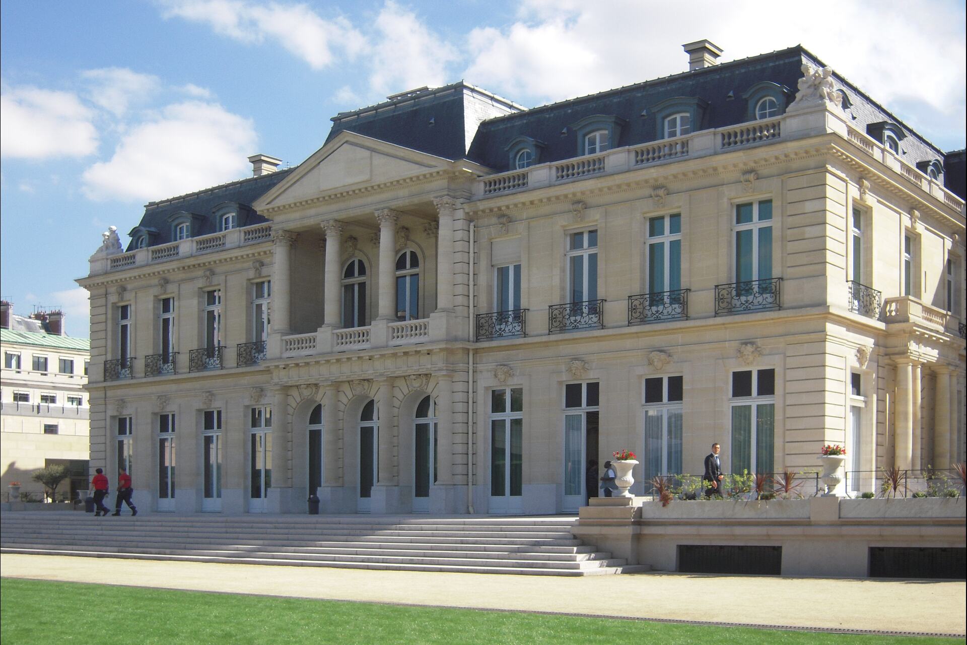 Sustainable infrastructure: Château de la Muette in Paris hosts the Organization for Economic Co-operation and Development and also the Blue Dot Network