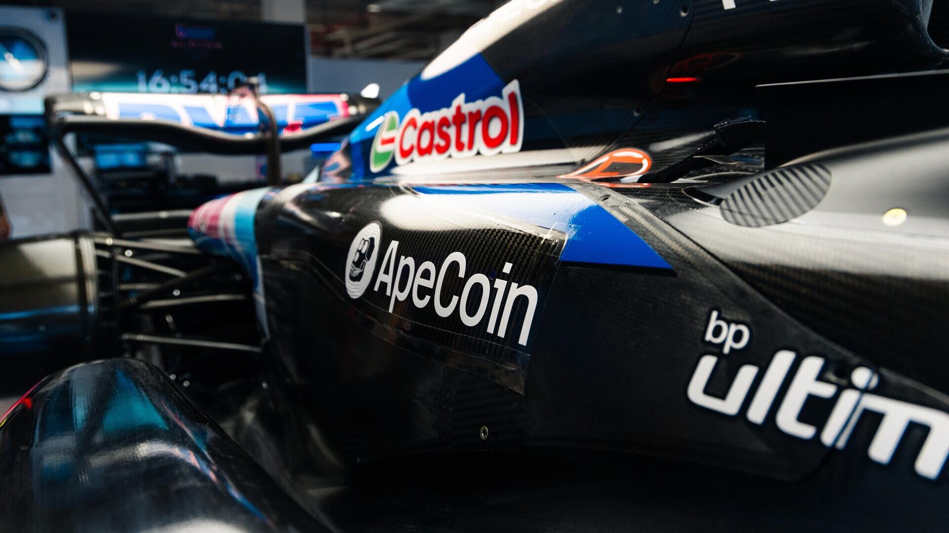 DAO en la Fórmula 1: el logotipo de ApeCoin en los coches del equipo BWT Alpine F1 Team