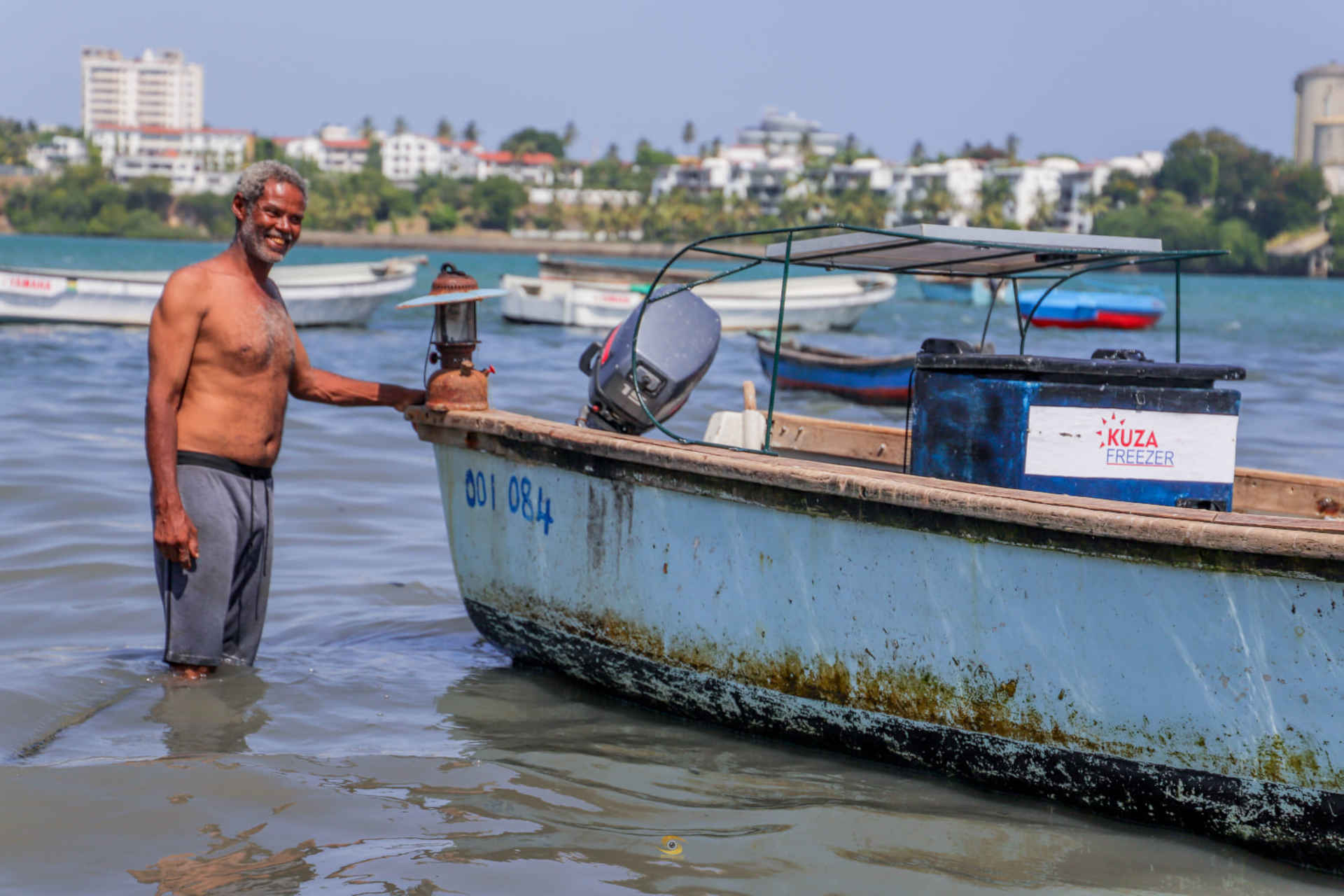 Kenya: congelatori portatili per salvare il pesce appena pescato