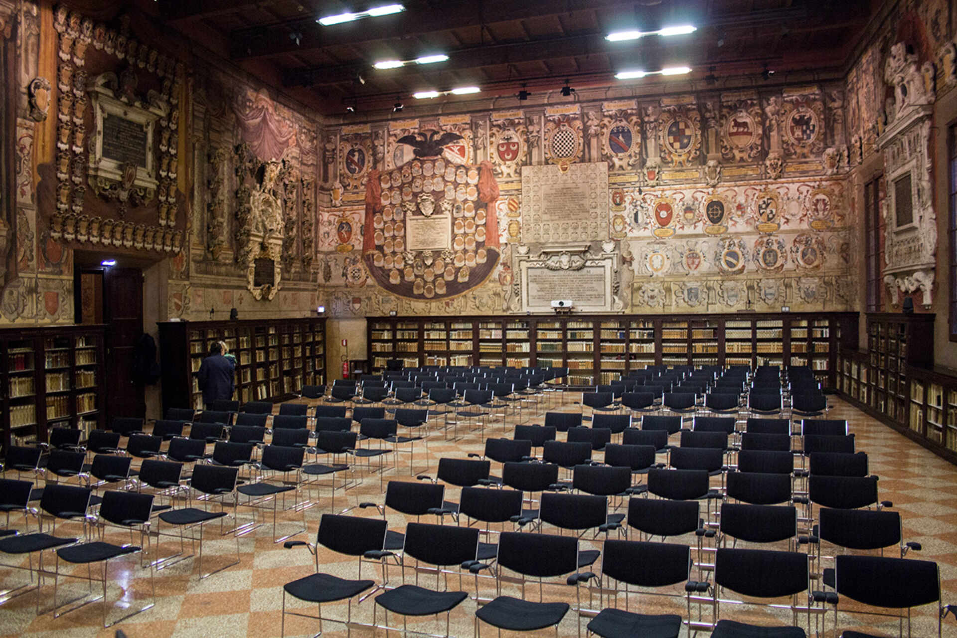 Nuovi farmaci: l’aula magna dell’Università di Bologna